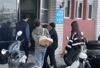 5天等来父死噩耗 女儿当场哭瘫