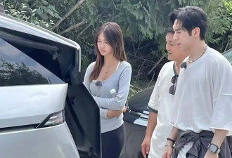 不愧是钟丽缇的女儿，14岁穿低胸装身材完美