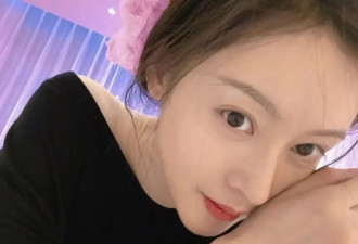 张天爱晒照性感妩媚，天赐身材颜值惹人爱，眼神清澈似初恋