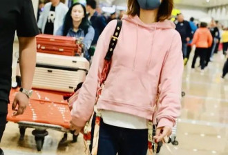 林心如又带火了一种初春新穿法 “卫衣+牛仔裤”
