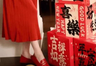 31岁章泽天晒新年照！独自在国外过年心情好