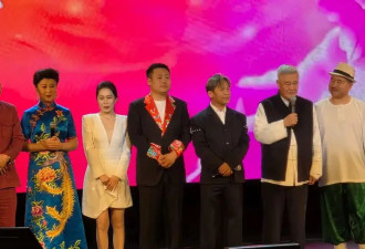 67岁赵本山火到外国去，纽约演出首排票价1400美金，网友：太值了