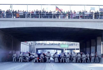 全美爆发大规模抗议川普驱逐令 高呼墨西哥万岁！