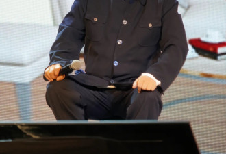 赵本山重出江湖 头排票价1400美元 纽约观众说值