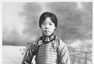 1927年 邓颖超因难产九死一生 一位贵妇找来