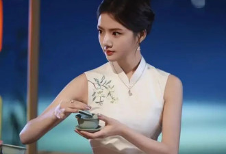 她怎么突然变这么好看？