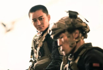 《蛟龙行动》票房垫底：张涵予为什么要吹口琴？