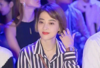 梅婷减肥成功后剪了短发 穿衬衫+短裙时髦减龄
