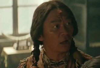 《唐探1900》请了一群笑星，却被69岁男三号抢了风头