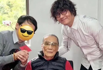 林家栋给干爹拜年，89岁谢贤正襟危坐表情严肃