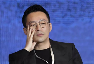 汪小菲情绪失控骂亲妈，不敢正面回击被骂窝囊