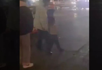 零下10度！山东妈逼6岁女儿"上半身赤裸"户外罚站