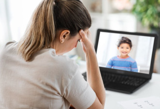 女子午休睡醒 突然不认识丈夫小孩 被拍成影片