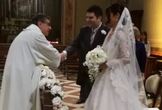 “香肠大王”坠机自家城堡，妻子身怀三胎变遗腹子….