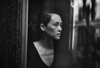 一线顶流女星的“丑”照，都藏在这个男人的相册里……