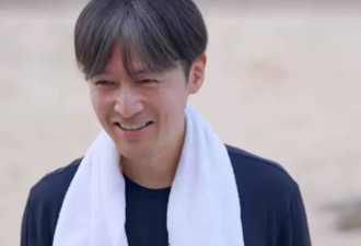 42岁的胡歌满头白发，却活出了另一种坦诚