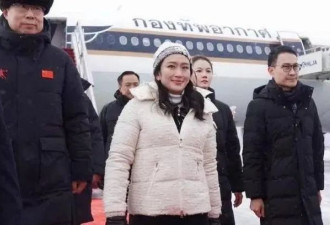 佩通坦感谢中国女保镖，读出几多意味 ...