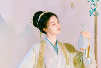 号称“小刘亦菲”的王楚然，展现惊艳身材，既青春又成熟