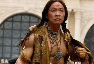 看了王宝强的腹肌照!打了多少"假腹肌"男明星的脸?