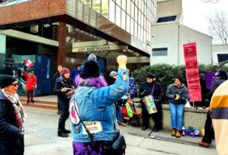 "加拿大啥也不是"!特朗普再放"吞并"狂言!全民怒炸:美领馆前抗议!