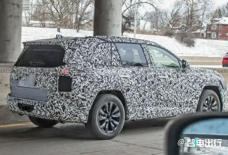 丰田全新RAV4新消息 换凯美瑞内饰+动力