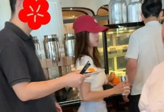 45岁蔡依林携家人越南度假 泳装暴露真实身材