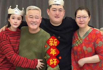 赵本山近况曝光，67岁的他晒全家福给徒弟剃头，儿子能当接班人嘛