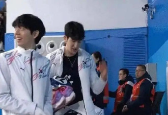 韩国队伸手犯规，中国网友怒了……王濛：韩国比短道速滑还是冰上