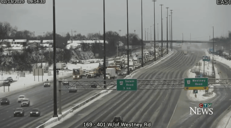 多伦多铲雪持续一整天！60km/h吹雪！周六还有新一轮降雪！