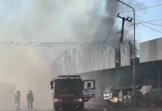 老挝一商铺燃爆，已致包括中国公民在内4人死亡