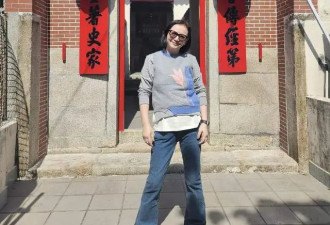 香港知名女星回乡祭祖，全素颜显沧桑，主动求...