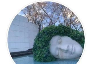 大S去世后S妈首露面，晒喝酒照片眼睛哭红肿...