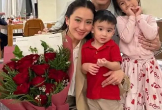 泰国女总理获丈夫跪送红玫瑰，高大飞行员很宠妻