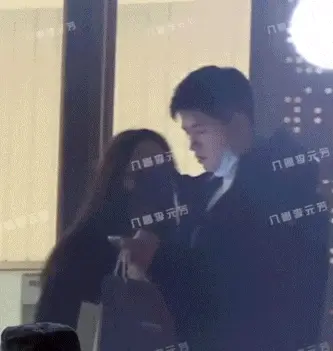 突然被曝怀孕，大30岁前夫被扒，全网都炸了：你俩可真行啊！