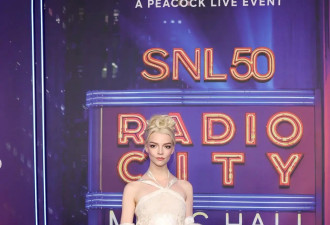 麦莉、石头姐、卡戴珊等众星云集，SNL50 红毯太惊艳了！