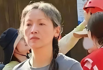 56岁港星吴倩莲露面:满头白发显清瘦,差点没认出