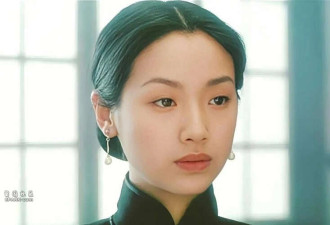 56岁港星吴倩莲露面:满头白发显清瘦,差点没认出