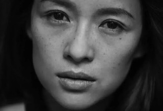 一线顶流女星的“丑”照，都藏在这个男人的相册里