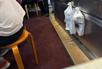 王思聪带网红女友懒懒现身香港 街相拥同回酒店