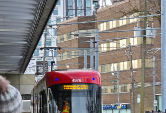 "太烂了"！多伦多TTC、GO通勤因恶劣天气持续延误！