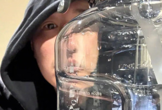 潘玮柏为了减肥也是拼了！打网球狂喝水目标一个月瘦10公斤