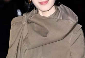 当45岁汤唯和25岁张婧仪站在一起，我才彻底明白