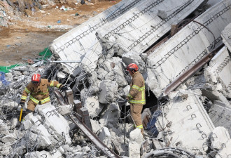 韩国桥梁工程坍塌至少4死6伤 包括2中国工人遇难