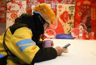 百万骑手上社保，美团跌去800亿
