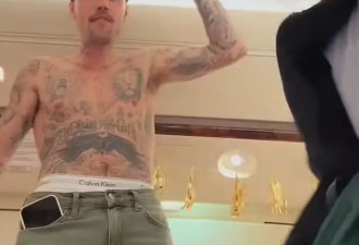  比伯辟谣与海莉闹离婚但状态极差？ 