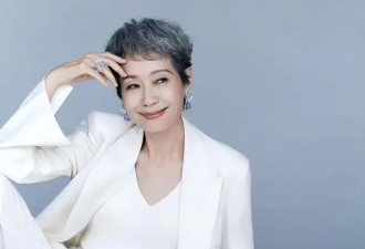 叶童满头银发被赞少年感，曾被传与钟楚红感情...