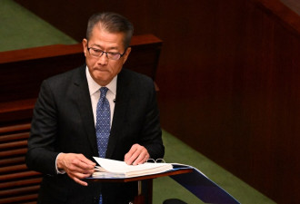 香港将裁1万个公务员职位 推动人工智能扭转赤字