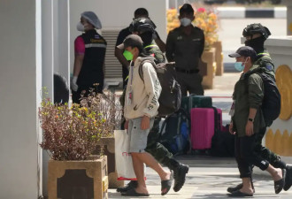 泰国强制遣返40名维吾尔人回中国 遭国际社会谴责