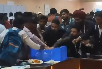 印度投资大会秒变“抢食乱战”，争夺餐盘似拔河