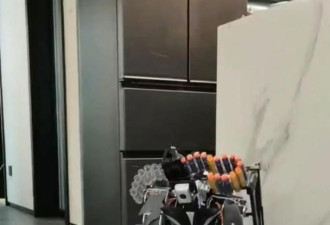 父亲为儿子自制机器人 视频引热议